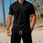 Tweedelige zomerset voor heren, bestaande uit een poloshirt en een korte broe