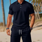 Tweedelige zomerset voor heren, bestaande uit een poloshirt en een korte broe